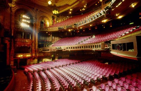 Theatrical Scenery, Things To Do In Thailand, Theatre Diy, The 39 Steps, London Palladium, Historic Theater, Theater Architecture, Theatre Interior, London Buildings