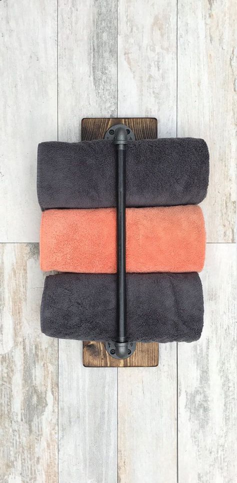 Vertical Antique Towel Bar Mount Modern Towel Holder, Hang Towels In Bathroom, Bathroom Towel Storage, Modern Towels, Decorating Bathroom, Wood Pipe, Towel Holders, Industrial Bathroom, Pipe Furniture