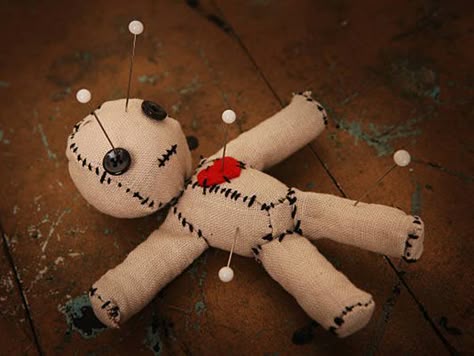 Everything About Voodoo Dolls And Black Magic - Boldsky.com Diy Voodoo Dolls, Plushie Design, Pursuit Of Love, Voodoo Love Spells, Voodoo Rituals, Kristina Webb, Voodoo Child, Marriage Spells, Witch Photos