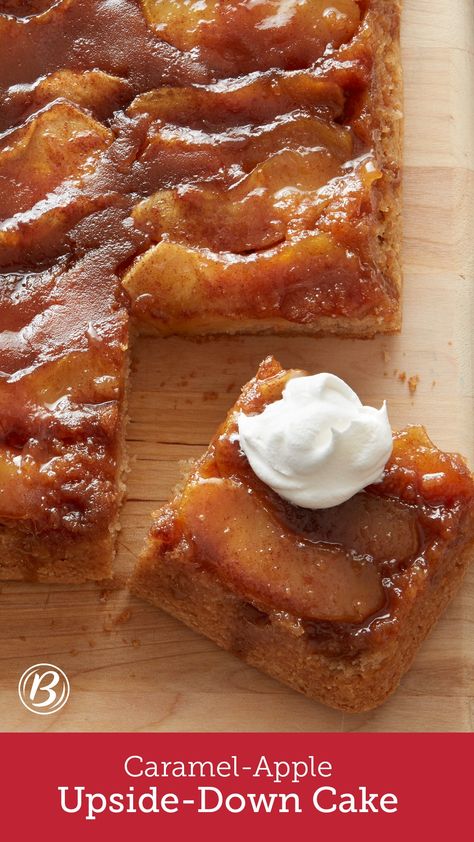 Give pineapple upside-down cake a makeover with apples and a sweet caramel sauce. To serve leftover dessert (what's that?) warm, scoop servings into small microwavable bowls and microwave individual servings on High for 15 to 20 seconds. Caramel Apple Upside Down Cake, Cake Chicken, Apple Upside Down Cake, Cake 5, Muscle Workout, Dinner Drinks, Dessert Aux Fruits, Fall Foods, Pineapple Upside Down Cake