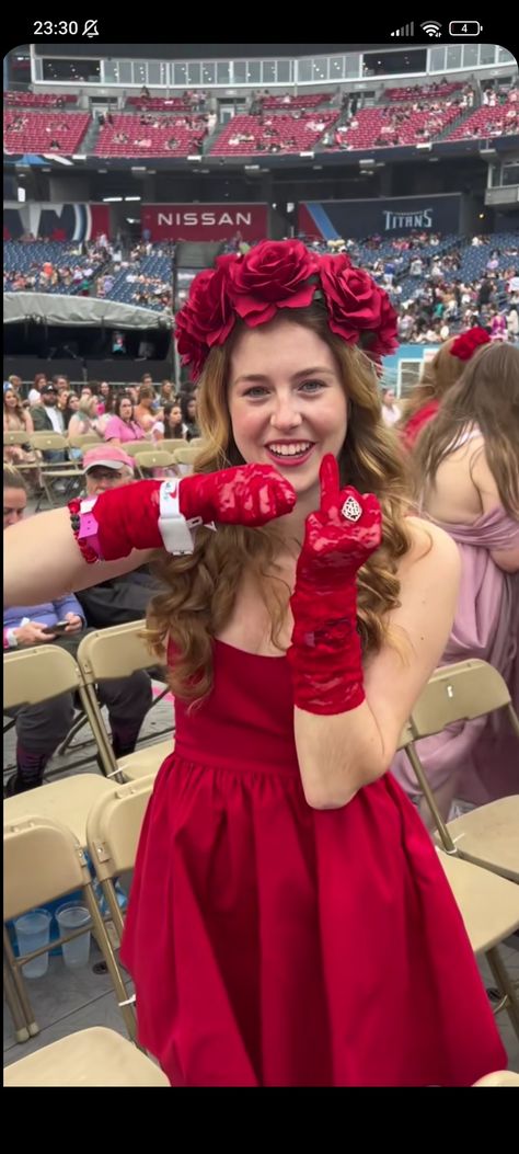 Red Dress Taylor Swift Outfit, Ts Red Era, Taylor Swift Flower Dress Eras Tour, Taylor Swift Red Music Video Outfits, Eras Tour Outfits Red Dress, Two Person Eras Tour Outfits, Taylor Swift Music Video Costumes, Taylor Costume Ideas, Red Costume Taylor Swift