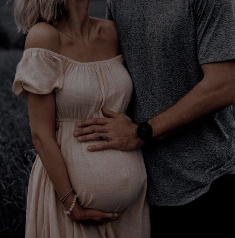 Blonde Pregnant Woman, Spooning Couple, Cute Pregnancy Pictures, Book Photos, Twin Pregnancy, Tiny Humans, Light Hair, Baby Things, Maternity Pictures