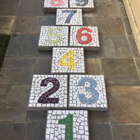 Stepping Stones Garden, Cement Pavers, Mosaic Stepping Stones, Brick Path, Stones Garden, Crazy Art, Instagram Add, Mosaic Pattern, Garden Path