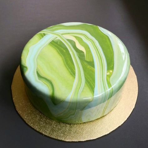 Matcha Entremet, Matcha Mousse, Glaze Cake, Yellow Mirrors, Adzuki Beans, Mirror Glaze Cake, Mirror Cake, Mirror Glaze, Cute Desserts