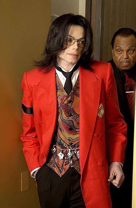 Michael Jackson Suit, Michael Jackson Costume, Michael Jackson Outfits, Michael Jackson Images, Soul Train Awards, Michael Jackson Funny, Michael X, Michael Jackson Wallpaper, Michael Jackson Rare