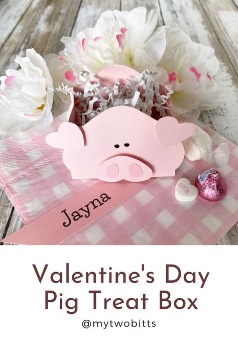 Adorable Pig Box for Valentine's Day treat giving. These would also work really well for a kids farm themed birthday party or baby shower. Very easy to make! #valentinesbox #diyvalentines #kidsvalentines #pigcrafts #papercrafts #kidscrafts Kids Craft Party, Craft Party Ideas, Pig Valentines, Diy Valentine's Treats, Wedding Parties Pictures, Kids Party Crafts, Pig Crafts, Farm Themed Birthday Party, Valentine Day Boxes