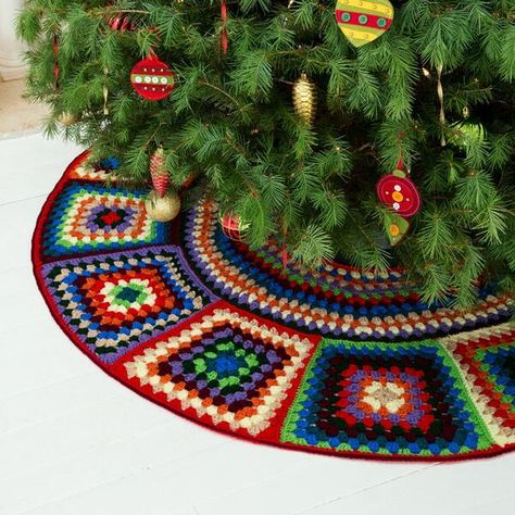 Granny Square Tree Skirt Pattern Skirt Crochet Pattern Free, Granny Square Tree Skirt, Granny Square Tree, Square Tree Skirt, Tree Skirt Crochet Pattern, Tree Skirt Crochet, Different Colors Of Red, Christmas Tree Skirt Crochet Pattern, Tree Trimming Party