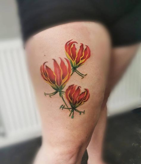 Flame Lilly Tattoo, Zimbabwe Tattoo, Flame Lily Tattoo, Fire Lily, Lillies Tattoo, Ying Yang Tattoo, Flower Thigh Tattoos, Lily Art, Yang Tattoo