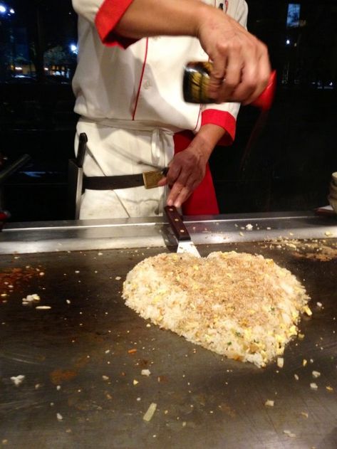 How to Cook Benihana Fried Rice - hibachi rice Benihana Fried Rice, Hibachi Fried Rice, Japanese Fried Rice, Fried Rice Recipe, A Chef, Cooking Food, Side Recipes, Rice Recipe, Rice Dishes