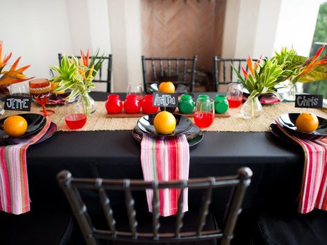 The Seven Nights of Kwanzaa Diy Kwanzaa Decorations, Cultural Dishes, Kwanzaa Party, Kwanzaa Activities, Kwanzaa Decorations, Kwanzaa Principles, Happy Kwanzaa, American Dishes, Holiday Table Decorations