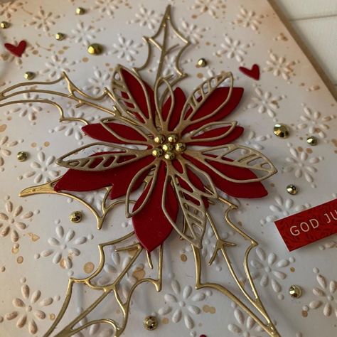 @fredrikkeap on Instagram: “2 Christmas cards ready to send to friends this Christmas 😊❤️✨ #timholtzholiday2021 #timholtzchristmas #timholtz #sizzix…” Sizzix Christmas Cards Ideas, Christmas Cards 2024, Sizzix Christmas Cards, Poinsettia Dies, Sizzix Christmas, Christmas Papercrafts, Sample Christmas Cards, Send To Friends, Poinsettia Cards