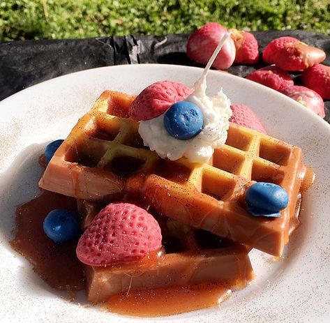 Scented Novelty Waffle Breakfast Candle Candle Food Ideas, Waffle Candle, Waffle Breakfast, Lilin Aroma, Diy Candles Homemade, Sweet Candles, Making Candles Diy, Novelty Candles, Food Shapes