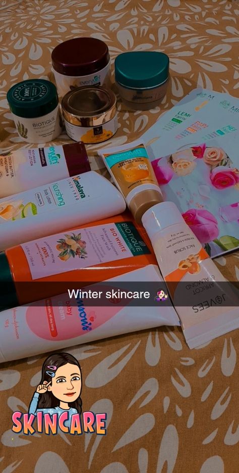 Skincare Products Snapchat, Winter Snaps Ideas, Winter Snap Ideas, Aesthetic Skincare Pictures, Skincare Snap, Skin Care Snapchat, Winter Snapchat, Captions For Guys, Snapchat Makeup