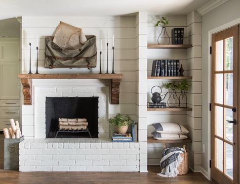 Fixer Upper wall decor using an old canvas tote bag - Life on Kaydeross Creek Farmhouse Fireplace Ideas, Rustic Farmhouse Fireplace, Farmhouse Fireplace Mantels, Joanna Gaines Decor, Modern Farmhouse Fireplace, Fireplace Mantel Designs, White Brick Fireplace, Mantel Design, Farmhouse Interior Design