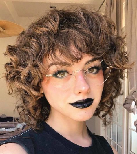 Layered Haircuts For Short Hair Curly, Curly Haircuts 2023 Trends, Wolf Shag Haircut Curly, Short Shag Haircuts For Thick Hair Curly, Haircuts For Square Faces Curly Hair, Curly Shag Short Hair, Curly Hair Shag Haircut Short, Curly Shag Bob Hairstyles, Chin Length Curly Shag