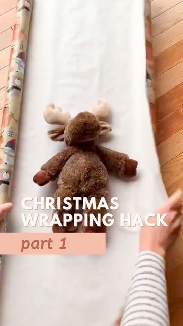 Wrapping Hacks, Christmas Wrapping Ideas, Wrap A Present, Xmas Wrapping, Gift Hacks, Wrapping Station, Holiday Gift Wrapping, Ideas Regalos, Holiday Hack