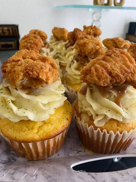 Cornbread Cupcakes, Chicken Muffins, Chicken Cupcakes, Savory Cupcakes, Potato Gravy, Mash Potatoes, Steak And Shrimp, Deli Turkey, Cornbread Muffins