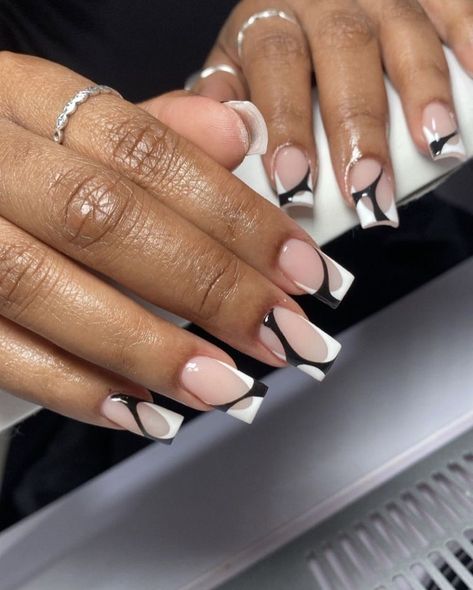 French Tip White Nails, Nails French Tip White, Nails With Black Design, White Nails With Black, White Nails French Tip, Sleek Nails, White Nails French, French Tip White, Short Nails Square