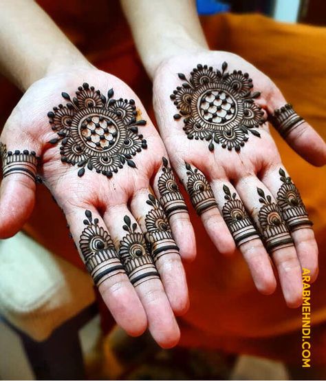 50 Gol Tikki Mehndi Design (Henna Design) - April 2020 Front Hand Tikki Design, Child Mehandi Design, Om Mehndi Designs, Tikki Mehndi Design Front Hand, Child Mehndi Design, Simple Tikki Mehndi Design, Gol Mehndi Design, Om Tattoos, Gol Tikki Mehndi Design