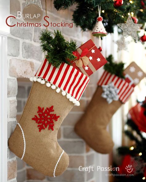 DIY Burlap Christmas Stockings! Great tutorial using an affordable on trend fabric. Burlap Christmas Decorations, Christmas Stockings Sewing, Jul Diy, Burlap Christmas Stockings, Baby Mobil, Christmas Sewing Projects, Christmas Stockings Diy, Christmas Stocking Pattern, Stocking Pattern