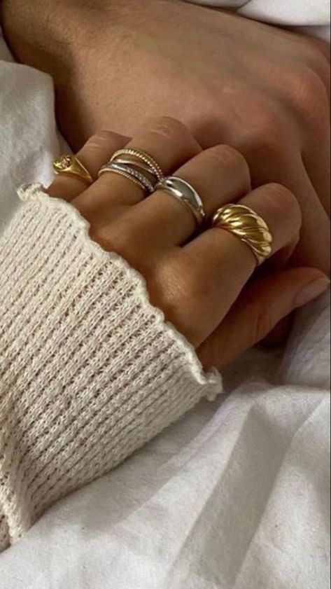 Gold Vs Silver Jewelry, Mixed Metal Ring Stack, Mixing Metals Jewelry, Mix Metal Jewelry, Gold Vs Silver, Mixed Metals Jewelry Style, Mixed Metals Jewelry, Jewellery Stack, Spring Outfits Ideas