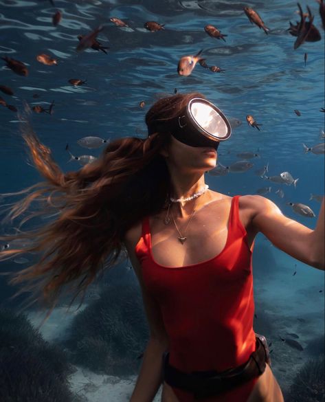 Freedive Aesthetic, Freedive Pose, Diving Photoshoot, Freediving Aesthetic, Freedive Photography, Free Diving Photography, Free Diving Aesthetic, Underwater Jewelry, Diver Aesthetic