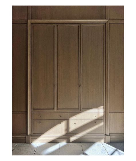 Ruard Veltman Architecture (@ruardveltmanarchitecture) • Instagram photos and videos Ruard Veltman, Millwork Details, Carpentry And Joinery, Joinery Design, Cabinet Detailing, Joinery Details, Cabinetry Design, Wardrobe Doors, October 31