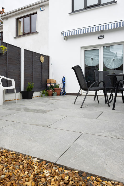 Are outdoor porcelain tiles slippery? These anti-slip tiles provide secure footing. Cream Tile, Outdoor Porcelain Tile, Outdoor Tile, Outdoor Bbq Area, Limestone Paving, Outdoor Paving, Sandstone Paving, Patio Slabs, Indoor Tile