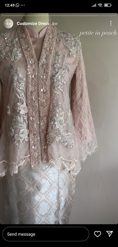 Organza Outer, Outer Organza, Kebaya Simple, Mode Batik, Dress Brokat Modern, Model Dress Kebaya, Kondangan Outfit, Dress Muslim Modern, Batik Dress Modern