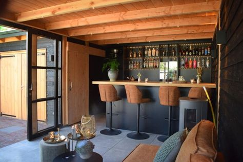 Lounge Decorating Ideas, Lounge Decor Ideas, Lounge Room Ideas, Garden Bar Shed, Building A Home Bar, Lounge Inspiration, Lounge Room Design, Cabin Bar, Poolhouse Bar