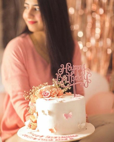 Birthday Dps Girl, Birthday Girl Dp, Birthday Dps, Beautiful Eyes Pics, Happy Birthday Pictures, Cute Attitude Quotes, Bday Girl, Girls Dp, Girls Dpz