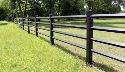 Square Tubular Fencing Steel Post Fence, Texas Fence Ideas, Square Tubing Fence, Pipe Fence Entrance, Pipe Fence Ideas, Steel Fence Design, Property Fencing, Landscaping Entryway, Cattle Fencing