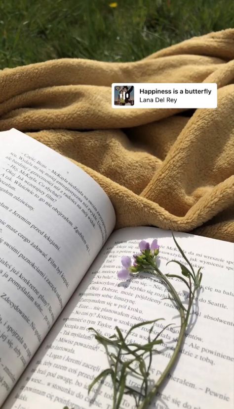 Nature and Book Song For Instagram Story Flowers, Songs For Flowers Insta Story, Lanadelrey Aesthetic, Picture Song, Basic Anatomy, Basic Anatomy And Physiology, Winter Reads, Insta Photos, Play List