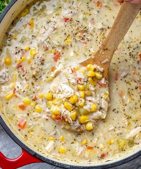 Weight Watchers Chicken Corn Chowder soup - All Recipes Club Chicken Corn Chowder Soup, Best Way To Freeze Corn, Freezing Corn, Corn Chowder Soup, Chicken Corn Chowder, Dairy Free Soup, Chicken Corn, Weight Watchers Soup, Corn Chowder Recipe