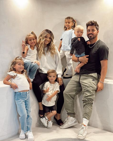 I love them more than anything 💛 | Instagram Madison Fisher, Disneyland Merchandise, Taytum And Oakley, Cute Family Photos, Instagram Mom, Moms Goals, Foto Baby, Future Mom