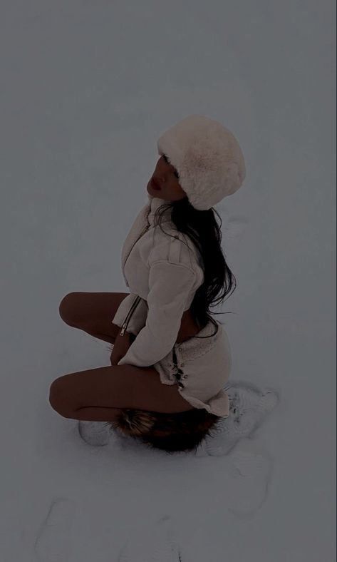 #snowydreams #winterwonderland #tiktokoutfit #tiktok #winter #winteraesthetic #aesthetic #winterclothing #fashion #winterfashion #fashionable #aestheticlothing #Christmas #wonderland #aestheticwonderland #cute #dollita #snowday #snowoutfit #aestheticsnow #snowflake #shimmer #glitter #warm #coco #presents #holiday #cinnamon Tiktok Outfits, Snow Girl, Winter Photoshoot, Snow Outfit, Christmas Wonderland, Instagram Girls, Winter Aesthetic, Winter Is Coming, Winter Fashion Outfits