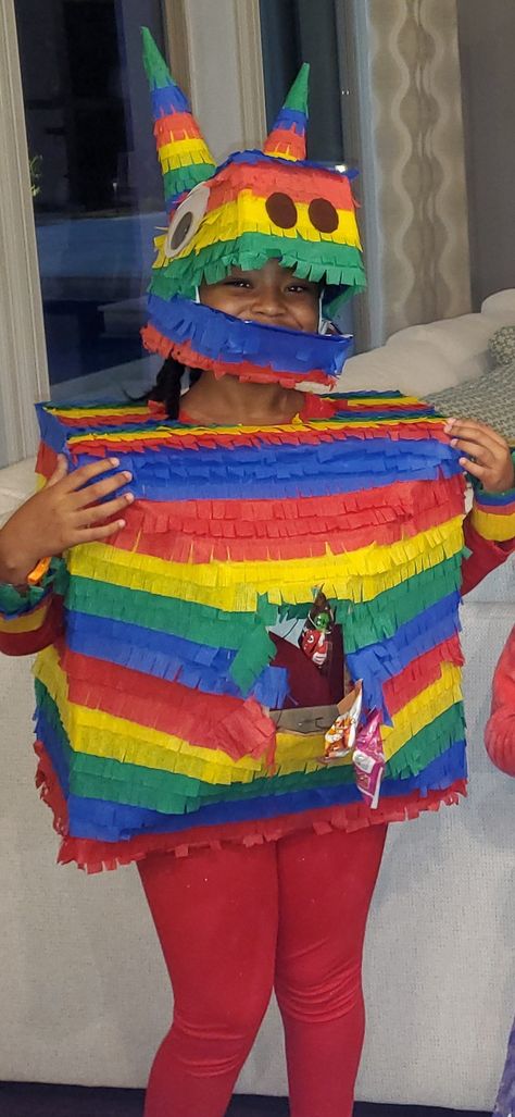 Fun diy costume made from boxes. Punch out a whole and add more candy! Diy Pinata Costume For Kids, Diy Pinata Costume, Piñata Costume, Pinata Halloween Costume, Pinata Costume, Holidays Ideas, Diy Pinata, Diy Costume, Halloween 2023