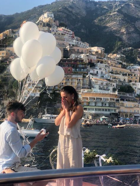 Amalfi Wedding, Proposal Pictures, Casual Beach Wedding, Italy Amalfi, Shotting Photo, Wedding Proposals, Best Wedding Planner, Floral Arrangements Wedding, On A Boat