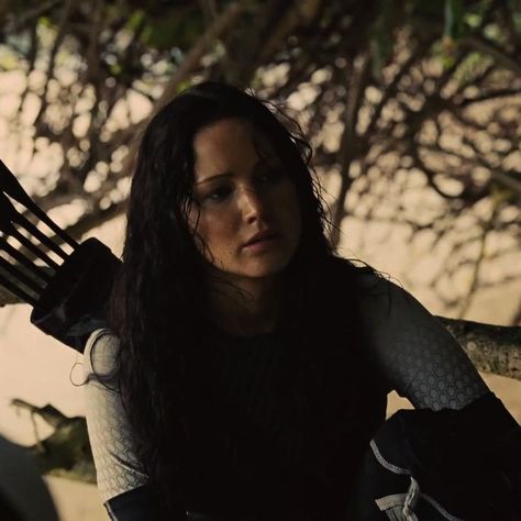 Katniss Everdeen Pfp, Katniss Everdeen Catching Fire, Katniss Catching Fire, Katniss Everdeen Icon, Catching Fire Book, Shifting Help, Hunger Games Katniss, Jennifer Lawrence Pics, Hunter Games