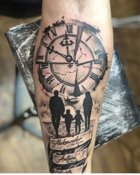 Family Clock Tattoos For Men, Family Tattoo Ideas For Men Arm, Shoulder Tattoos Men, Tropisches Tattoo, Clock Tattoo Sleeve, Family Name Tattoos, Meaningful Tattoos For Men, Family First Tattoo, Family Tattoos For Men