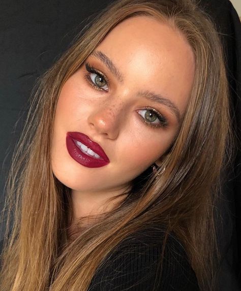 Berry Lips Makeup, Tanielle Jai, Thanksgiving Makeup Looks, Thanksgiving Makeup, Red Lips Makeup Look, Ideas For Nails, Nails Pretty, Red Lip Makeup, Fall Makeup Looks