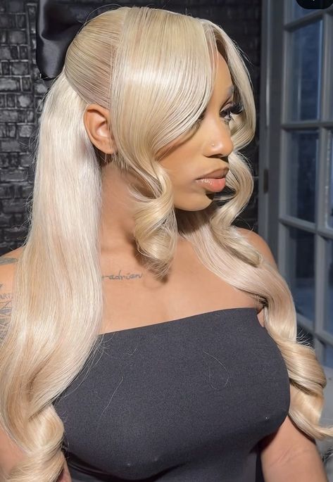 Blonde Side Part Hairstyles, Unique Wig Styles, Half Up Half Down Blonde Wig, Blond Wig Hairstyles, Blonde Updo Black Women, Blonde Half Up Half Down, Blonde Wig Styles, Blonde Wig Black Women, Blonde Wig Hairstyles