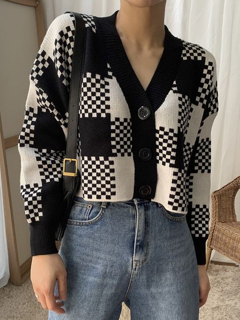 Checkered Cardigan Outfit, Checkered Cardigan, Sweater And Cardigan, Jacket Drawing, Shoulder Cardigan, Checker Pattern, Drop Shoulder Cardigan, Cardigan Design, Plaid Cardigan