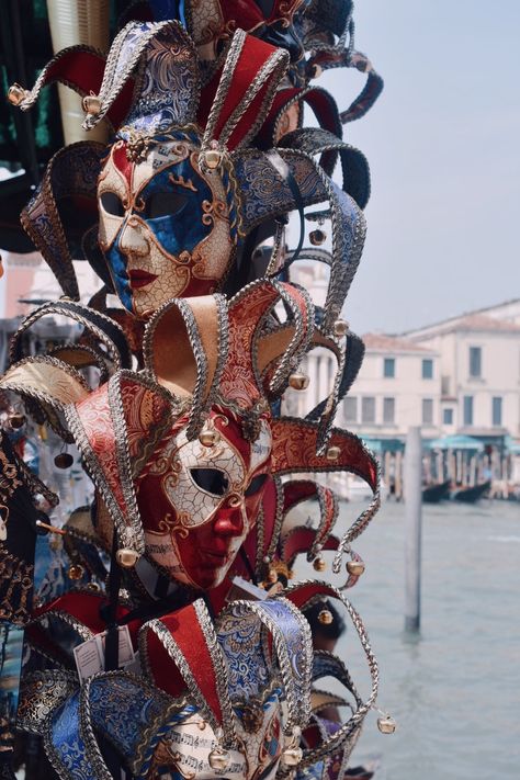 Hetalia Aesthetic, Knight Lady, Italian Masks, Venice Italy Photography, Venice Mask, Europe Photography, Carnival Of Venice, Venice Carnival, Venice Italy Travel