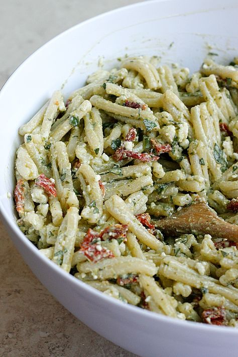 Pesto Sundried Tomato Pasta, Tomato Pesto Pasta Salad, Sun Dried Tomato Pasta Salad, Sundried Tomato Pasta Salad, Tomato Pesto Pasta, Dried Tomato Pasta, Pasta Con Broccoli, Sun Dried Tomato Pasta, Tomato Pasta Salad