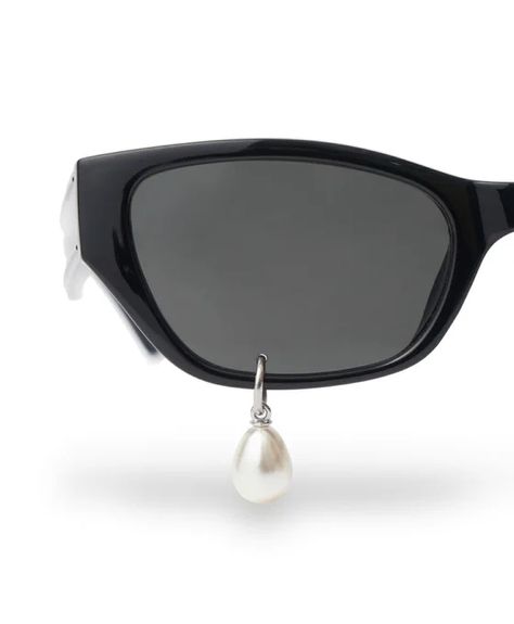 ✭ (@badestoutfit): "kim hēkim pearl tear sunglasses" | nitter Black Cat Eye Sunglasses, Grey Lenses, Pearl Drop, Sunglass Frames, Cat Eye Sunglasses, Cat Eye, Women's Accessories, Lenses, Fashion Accessories