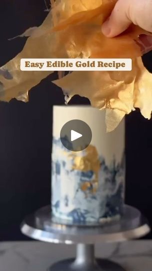 Edible Gold Dust, Gold Cake Decorations, Gold Luster Dust, Cake Branding, Chocolate Fudge Frosting, Cake Hacks, Wafer Paper Cake, Luxury Cake, Edible Glue