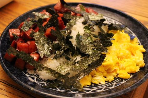 Deconstructed Spam® Musubi Musubi Bowl, Spam Musubi Recipe, Musubi Recipe, Hearty Breakfast Recipes, Red Rice Recipe, Breakfast Potluck, Spam Recipes, Spam Musubi, Types Of Sushi