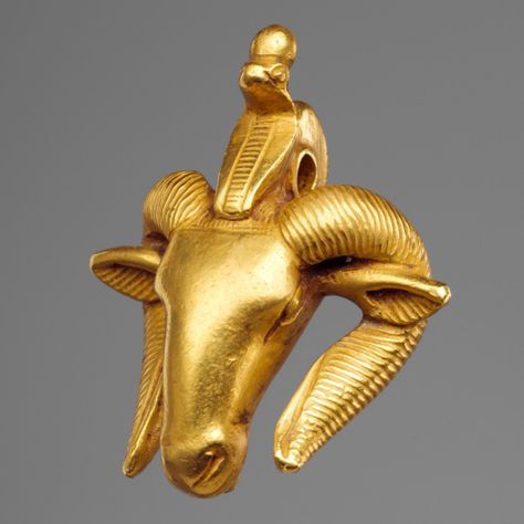 Nubian or Egyptian ram's head pendant. Likely worn by a Kushite king - these #pharaohs are often depicted wearing a #ramshead #amulet tied around the neck. Met Museum. Ancient Nubia, Egyptian Gold, Egypt Museum, Egyptian Artifacts, Ram Head, Art Ancien, Ancient Egyptian Art, Egyptian Jewelry, Iron Age