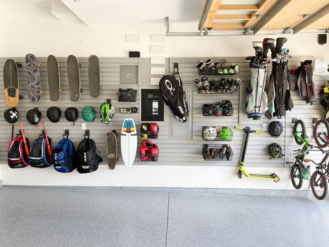 Modern Garage Design, Slat Wall Storage, Garage Wall Organizer, Shelves Garage, Garage Wall Storage, Casa Garage, Bike Storage Garage, Garage Design Interior, Garage Storage Inspiration